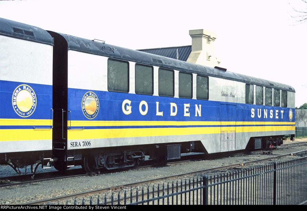 Sierra "Glacier Point" car SERA #7006 on "Golden Sunset" diner train.